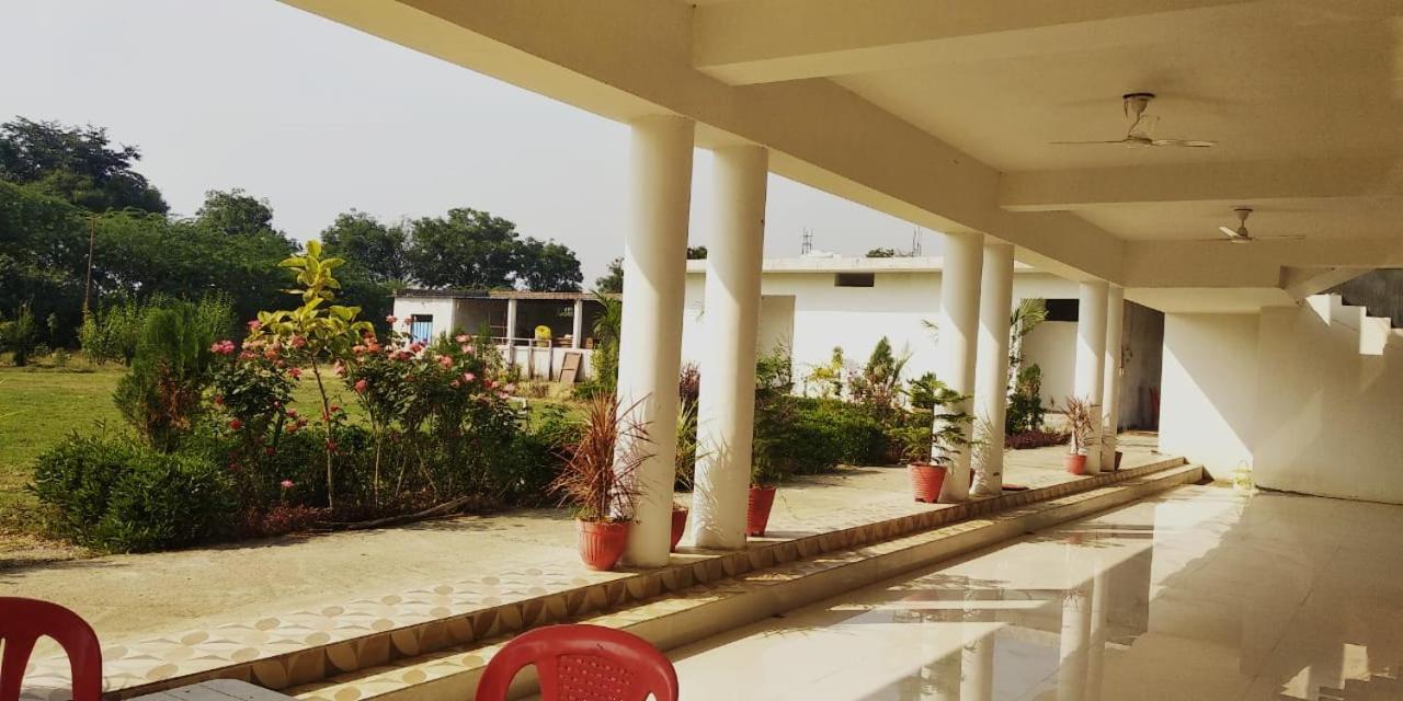 Hotel Radha Rani Mahal Khajurāho Exterior foto