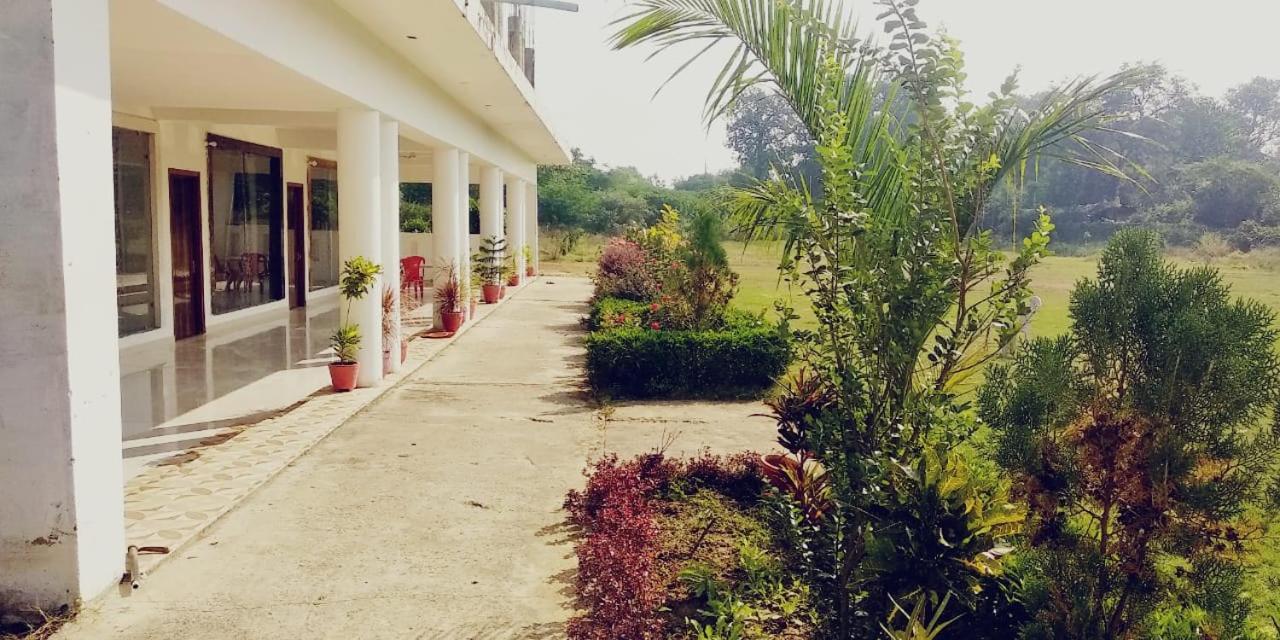 Hotel Radha Rani Mahal Khajurāho Exterior foto